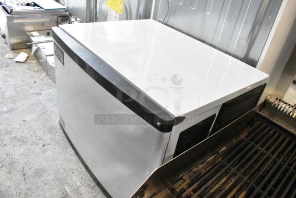 BRAND NEW SCRATCH AND DENT! 2024 Avantco 194MCF430A Stainless Steel Commercial Ice Head. 115 Volts, 1 Phase. - Image 3 of 8