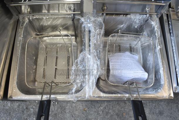 BRAND NEW SCRATCH AND DENT! 2024 EF-82 Stainless Steel Countertop Electric Powered 2 Bay Fryer w/ 2 Metal Fry Baskets and 2 Lids. 110 Volts, 1 Phase. - Image 5 of 7