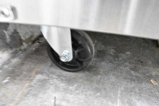 BRAND NEW SCRATCH AND DENT! 2024 Avantco 178APT61HC Stainless Steel Commercial Sandwich Salad Prep Table Bain Marie Mega Top on Commercial Casters. Missing Door. 115 Volts, 1 Phase. Tested and Working! - Image 7 of 13