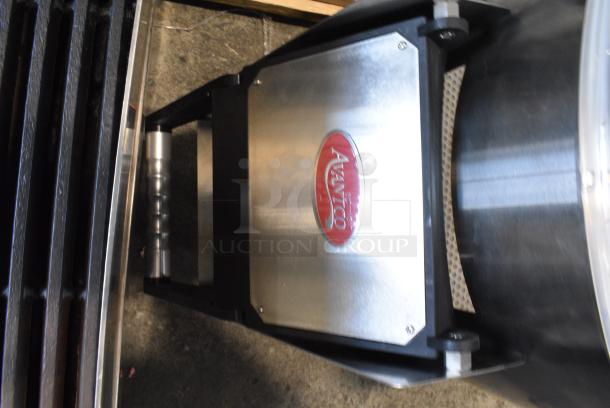 BRAND NEW SCRATCH AND DENT! 2023 Avantco 177PPC22 Stainless Steel Commercial  22 lb. Countertop Potato Peeler. 120 Volts, 1 Phase. Tested and Working! - Image 5 of 9
