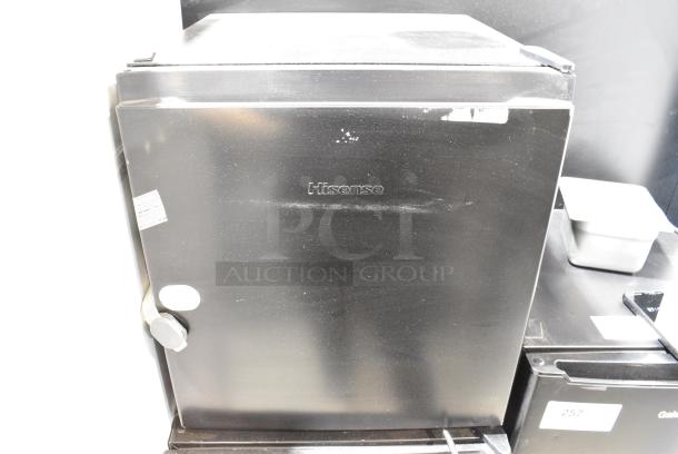 2023 Hisense WMS017M6XBE Mini Cooler. 115 Volts, 1 Phase. Tested and Does Not Power On - Image 1 of 7