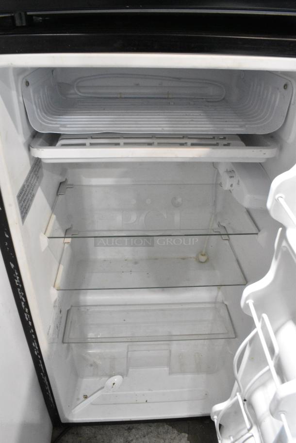 Midea MRM33S8ASL Mini Cooler. 115 Volts, 1 Phase. Tested and Working! - Image 4 of 6