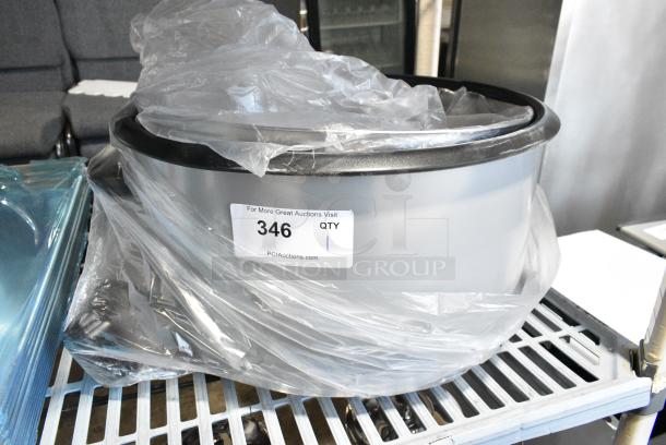 BRAND NEW SCRATCH AND DENT! Avantco 177RCB124 124 Cup (62 Cup Raw) Electric Rice Cooker / Warmer with Removable Lid. 240 Volts, 1 Phase. - Image 2 of 10
