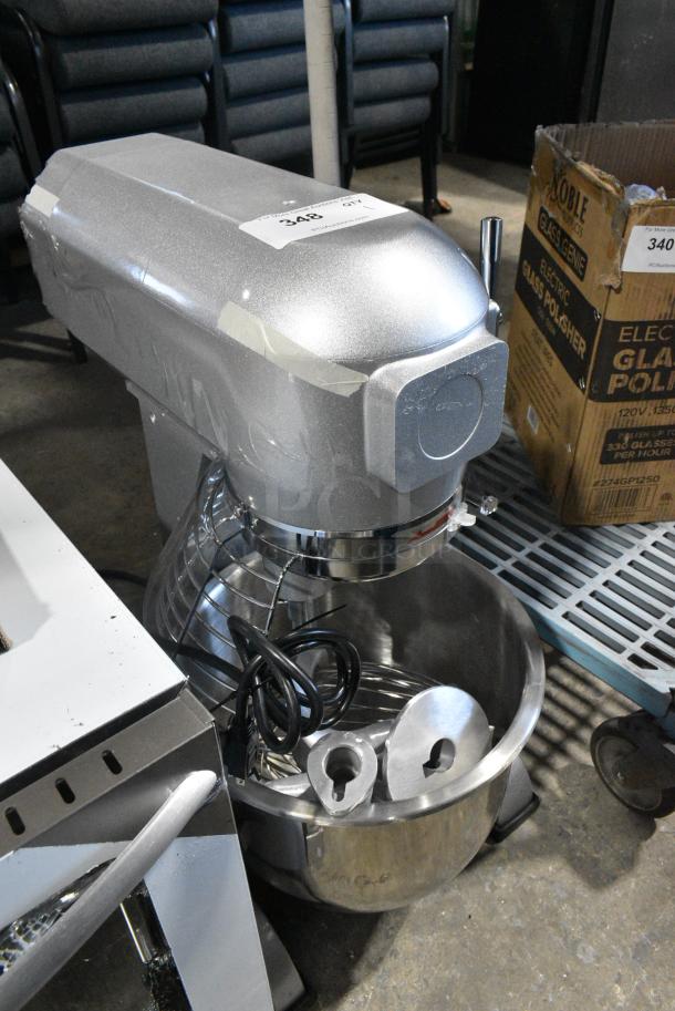 BRAND NEW SCRATCH AND DENT! 2024 Mainstreet 541CMIX20 Metal Commercial Countertop 20 Quart Planetary Dough Mixer w/ Stainless Steel Mixing Bowl, Bowl Guard, Dough Hook, Paddle and Whisk Attachments. 120 Volts, 1 Phase. Tested and Working! - Image 3 of 7