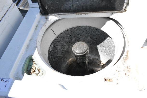 Maytag MVW18PDAWW0 Coin Operated Top Load Washer. - Image 8 of 9