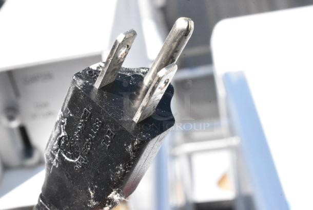 Maytag MHN30PDBWW0 Coin Operated Front Load Washer. - Image 6 of 7