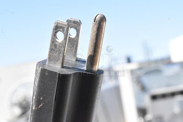 Maytag MVW18PDAWW0 Coin Operated Top Load Washer. - Image 5 of 7