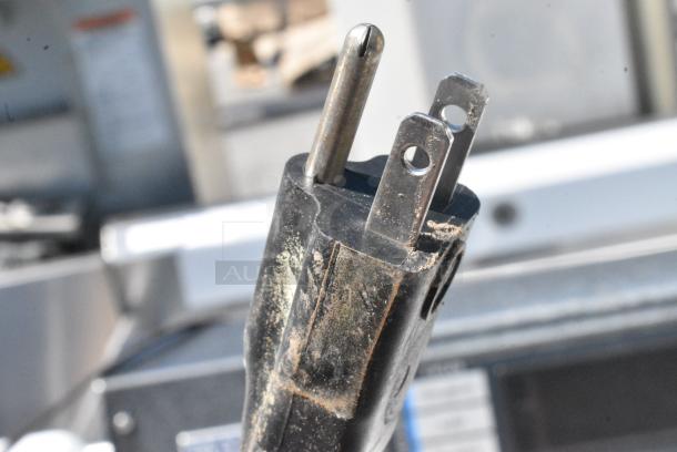 Maytag MAT20PDAWW1 Coin Operated Top Load Washer. 120 Volts, 1 Phase. - Image 5 of 7