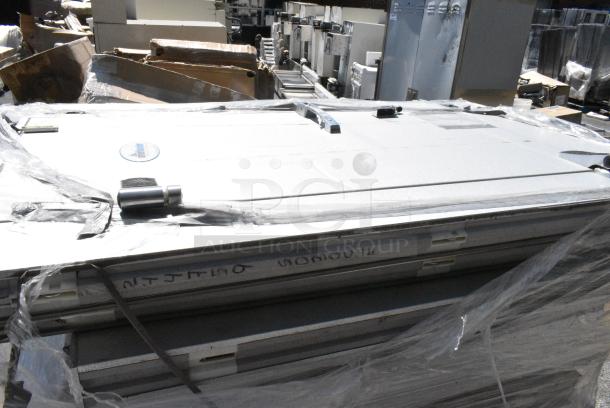 BRAND NEW SCRATCH AND DENT! Amerikooler QC061077**FBSC 6' x 10' x 7' 7" Indoor Walk-In Box with Aluminum Floor. No Compressor or Condenser. - Image 4 of 10