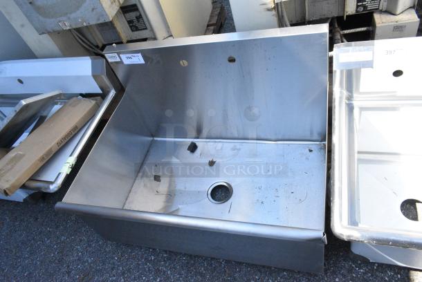 BRAND NEW SCRATCH AND DENT! Steelton 522US13624 36" x 24" x 14" Utility Sink for (1) 8" Center Faucet. No Legs. - Image 2 of 4