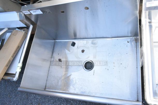 BRAND NEW SCRATCH AND DENT! Steelton 522US13624 36" x 24" x 14" Utility Sink for (1) 8" Center Faucet. No Legs. - Image 3 of 4