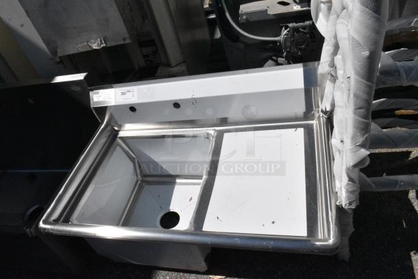 BRAND NEW SCRATCH AND DENT! Steelton 522CS11818R 38 3/4" 18-Gauge Stainless Steel One Compartment Commercial Sink with Right Drainboard - 18" x 18" x 12" Bowl. No Legs. - Image 2 of 5