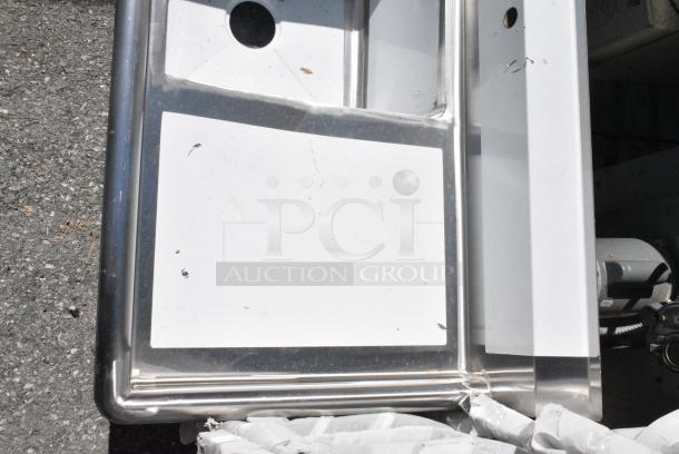 BRAND NEW SCRATCH AND DENT! Steelton 522CS11818R 38 3/4" 18-Gauge Stainless Steel One Compartment Commercial Sink with Right Drainboard - 18" x 18" x 12" Bowl. No Legs. - Image 3 of 5