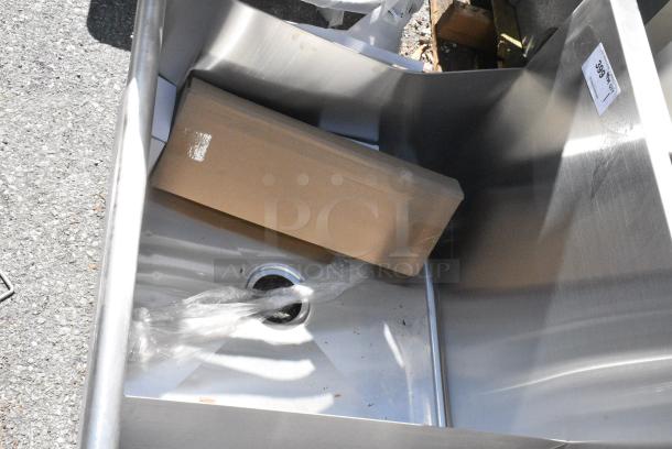 BRAND NEW SCRATCH AND DENT! Stainless Steel 3 Bay Sink. No Legs. - Image 5 of 5
