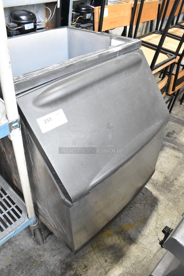 Manitowoc B400 Stainless Steel Commercial Ice Bin. - Image 1 of 9