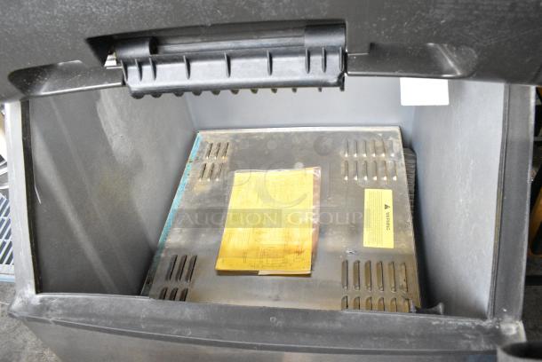 Manitowoc B400 Stainless Steel Commercial Ice Bin. - Image 4 of 9