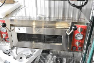 BRAND NEW SCRATCH AND DENT! Avantco 177DPO18S Stainless Steel Single Deck Countertop Pizza/Bakery Oven. 120 Volts, 1 Phase. - Item #1184706