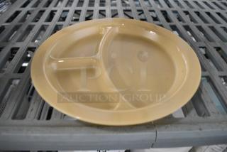 2 BRAND NEW SCRATCH AND DENT! Box of 48 Cambro 93CW133 Camwear 3 Compartment 9" Beige Polycarbonate Narrow Rim Plate. 2 Times Your Bid!