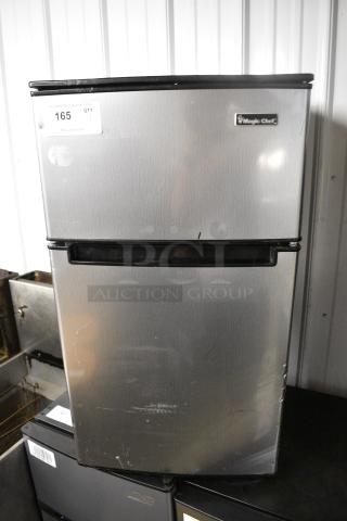Magic Chef HMDR310SE Mini Cooler w/ Freezer. 115 Volts, 1 Phase. Tested and Powers On But Does Not Get Cold