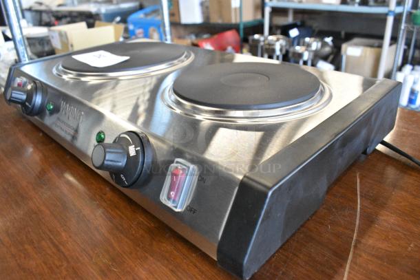 BRAND NEW SCRATCH AND DENT! Waring WDB600 Double Burner Solid Top Countertop Range. 120 Volts, 1 Phase. Tested and Working! - Image 3 of 8