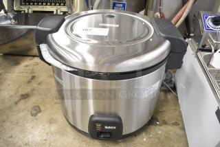 BRAND NEW SCRATCH AND DENT! 2024 Galaxy 177RCSGB60 60 Cup (30 Cup Raw) Electric Rice Cooker / Warmer. 120 Volts, 1 Phase. Tested and Working!