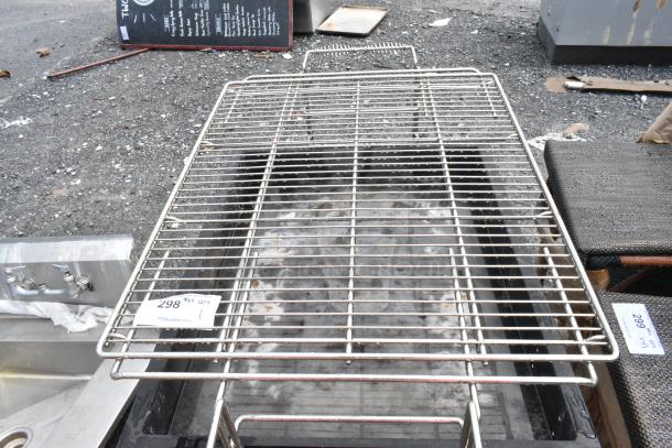 Backyard Pro Metal Commercial Charbroiler Grill on Commercial Casters. - Image 3 of 3