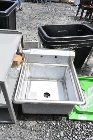 BRAND NEW SCRATCH AND DENT! Steelton 522CS12424 29 1/2" 18-Gauge Stainless Steel One Compartment Commercial Sink without Drainboard - 24" x 24" x 12" Bowl. No Legs.