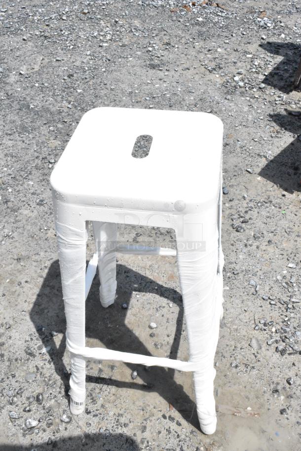 15 BRAND NEW SCRATCH AND DENT! Lancaster Table & Seating 164BMBKLSWHT Alloy Pearl White Outdoor Backless Barstool. 15 Times Your Bid! - Image 3 of 5