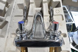 BRAND NEW SCRATCH AND DENT!  Zurn Z81104-XL-3M Faucet