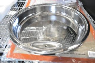 18 BRAND NEW SCRATCH AND DENT! Vollrath 46131 6 Qt. Replacement Stainless Steel Food Pan for Round Intrigue Induction Chafers. 18 Times Your Bid!