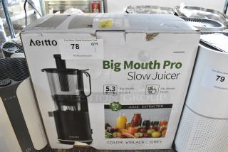 IN ORIGINAL BOX! Aeitto SJ-041 Big Mouth Pro Slow Juicer. 115 Volts, 1 Phase.