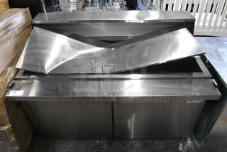 BRAND NEW SCRATCH AND DENT! 2024 Avantco 178SSPT60MHC Stainless Steel Commercial Sandwich Salad Prep Table Bain Marie Mega Top. 115 Volts, 1 Phase. Tested and Powers On But Does Not Get Cold