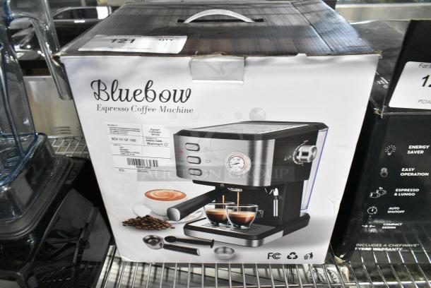 IN ORIGINAL BOX! Bluebow CM3020 Countertop Expresso Coffee Machine. 120 Volts, 1 Phase. - Image 2 of 8