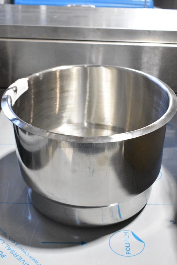 8 BRAND NEW SCRATCH AND DENT! Items Including Vollrath 3812 Stainless Steel Fry Pan, Stainless Steel Drop In Bins. 8 Times Your Bid! - Image 6 of 12