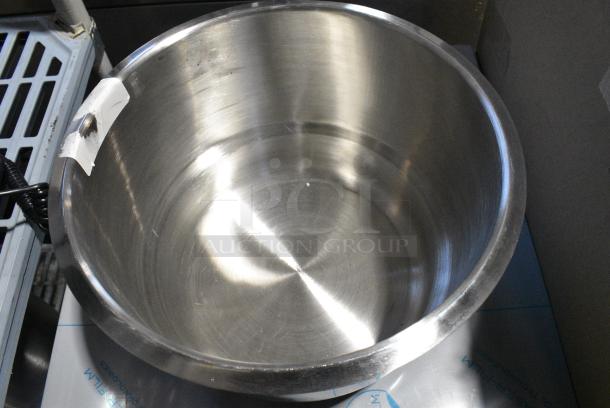 8 BRAND NEW SCRATCH AND DENT! Items Including Vollrath 3812 Stainless Steel Fry Pan, Stainless Steel Drop In Bins. 8 Times Your Bid! - Image 7 of 12