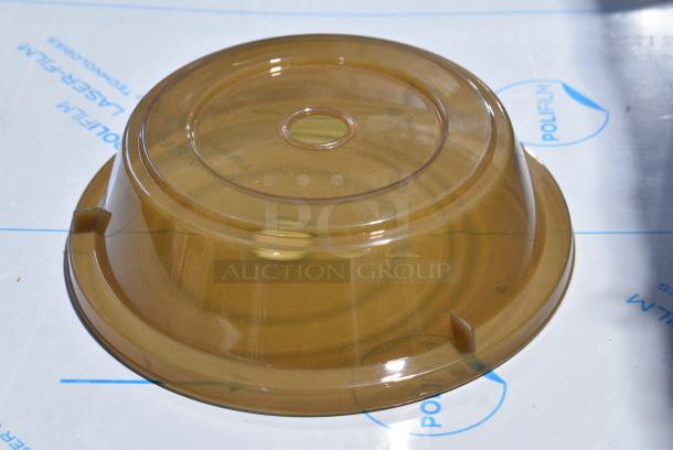 2 BRAND NEW SCRATCH AND DENT! GET CO-100-A Round Amber Polypropylene Plate Cover for 7 15/16" to 8 13/16" Plates. 2 Times Your Bid! - Image 1 of 7