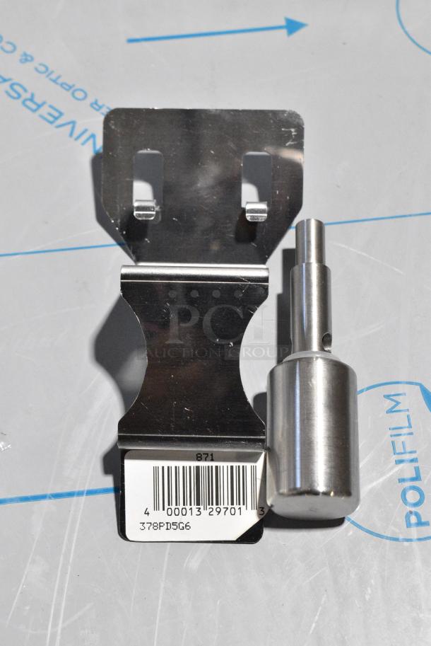 3 BRAND NEW SCRATCH AND DENT! Items Including 378PD5G6 Avantco 177PD3G6 Faucet and Push Lever Assembly for D3G Series Refrigerated Beverage Dispensers, Avantco 177PMX30MSW Microswitch, Corkscrews. 3 Times Your Bid! - Image 5 of 7