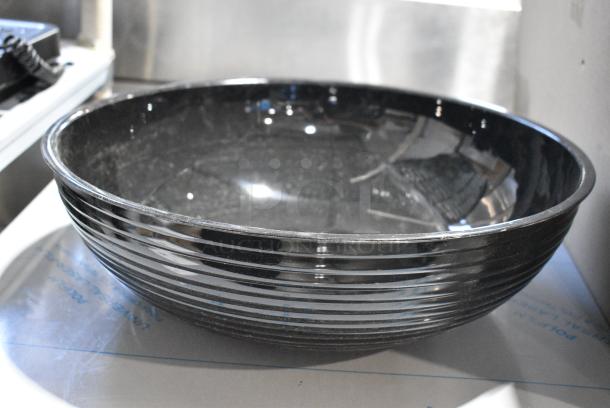 8 BRAND NEW SCRATCH AND DENT! Items Including 214RSB15CWBK Cambro RSB15CW110 11.2 Qt. Black Camwear Round Ribbed Bowl. 8 Times Your Bid! - Image 2 of 6