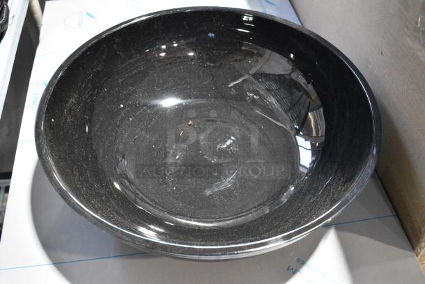 8 BRAND NEW SCRATCH AND DENT! Items Including 214RSB15CWBK Cambro RSB15CW110 11.2 Qt. Black Camwear Round Ribbed Bowl. 8 Times Your Bid! - Image 3 of 6