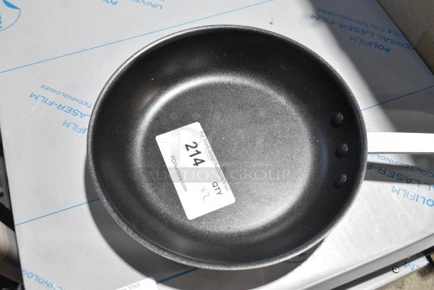 2 BRAND NEW SCRATCH AND DENT! Choice 407FRYPANNS 10" Aluminum Non-Stick Fry Pan. 2 Times Your Bid! - Image 3 of 4