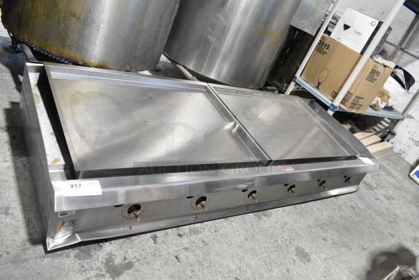 BRAND NEW SCRATCH AND DENT! 2024 Cooking Performance Group 351GTCPG72NL Stainless Steel 72" Natural Gas Countertop Griddle with Thermostatic Controls - 180,000 BTU. - Image 2 of 9
