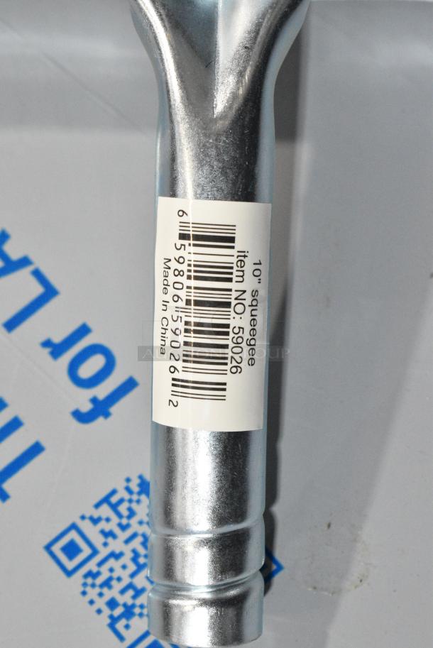 BRAND NEW SCRATCH AND DENT! Box of 59026 Squeegee Heads - Image 5 of 6
