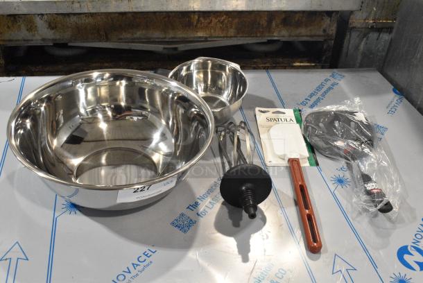 5 BRAND NEW SCRATCH AND DENT! Items Including Vollrath 47938 8 Qt. Stainless Steel Mixing Bowl, Vollrath Spatula, Oxo Spatula, Immersion Blender. 5 Times Your Bid! - Image 1 of 10