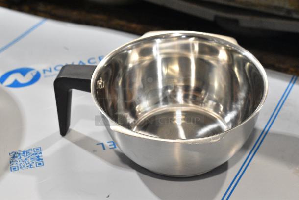 5 BRAND NEW SCRATCH AND DENT! Items Including Vollrath 47938 8 Qt. Stainless Steel Mixing Bowl, Vollrath Spatula, Oxo Spatula, Immersion Blender. 5 Times Your Bid! - Image 7 of 10