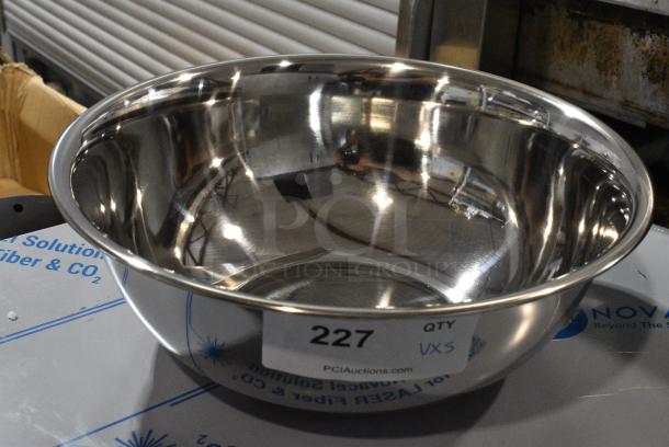 5 BRAND NEW SCRATCH AND DENT! Items Including Vollrath 47938 8 Qt. Stainless Steel Mixing Bowl, Vollrath Spatula, Oxo Spatula, Immersion Blender. 5 Times Your Bid! - Image 8 of 10