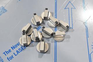 BRAND NEW SCRATCH AND DENT! Box of 177COKNOB Avantco 177PCO4623 Electric Convection Oven Thermostat Knob