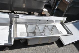 BRAND NEW SCRATCH AND DENT! Steelton 522CS31014LR Stainless Steel 3 Bay Sink w/ Dual Drain Boards. No Legs.