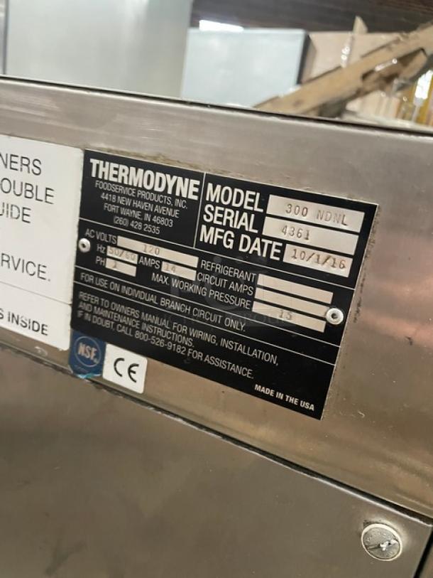 Thermodyne Commercial Stainless Steel Electric Powered Countertop Slow Cook/Hold Oven! With Ambered High Heat Food Containers! Model: 300NDNL SN: 4361! 120V 1 Phase! - Image 5 of 9