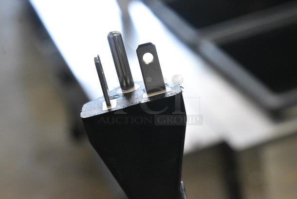 BRAND NEW SCRATCH AND DENT! 2024 Avantco 177IC3500 Countertop Induction Range / Cooker - 208-240 Volts, 1 Phase. - Image 6 of 7