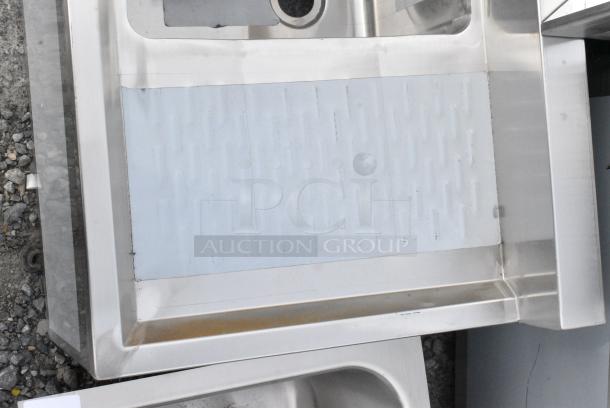 BRAND NEW SCRATCH AND DENT! Regency 600B1101412R 1 Bowl Underbar Sink with Drainboard - 24" x 18 3/4" - Right Drainboard - Image 5 of 6